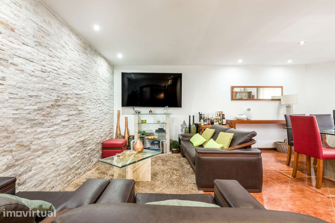 T3 com excelentes áreas, garagem box e varandas – Baguim do Monte - Grande imagem: 4/23
