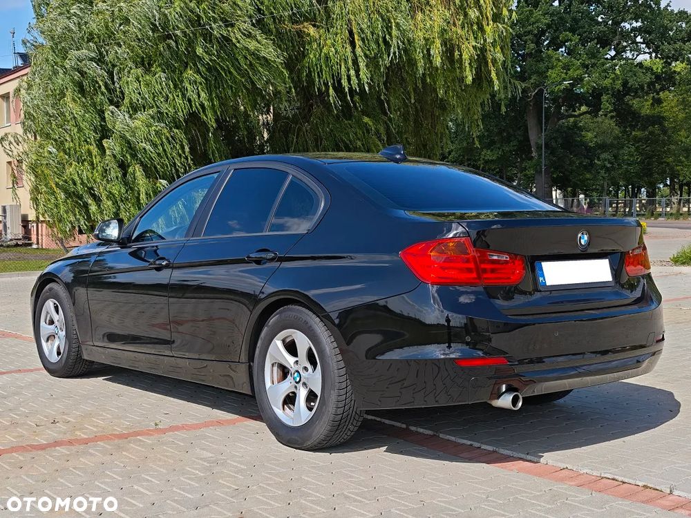 BMW Seria 3 320d Efficient Dynamic Edition - 3
