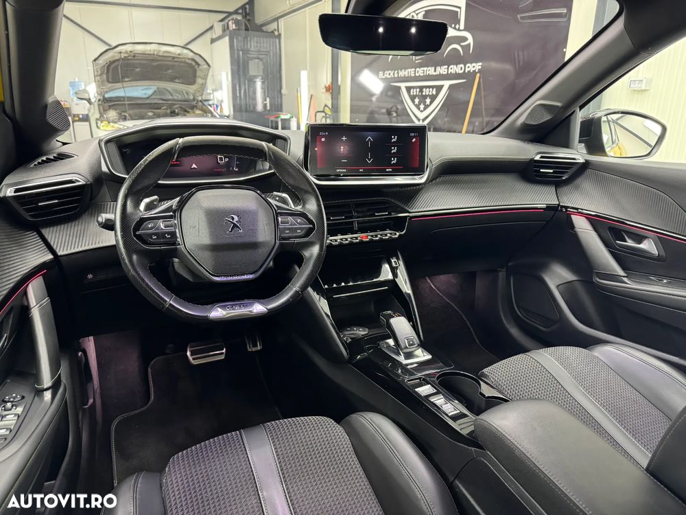 Peugeot 208 PureTech 130 EAT8 GT - 17