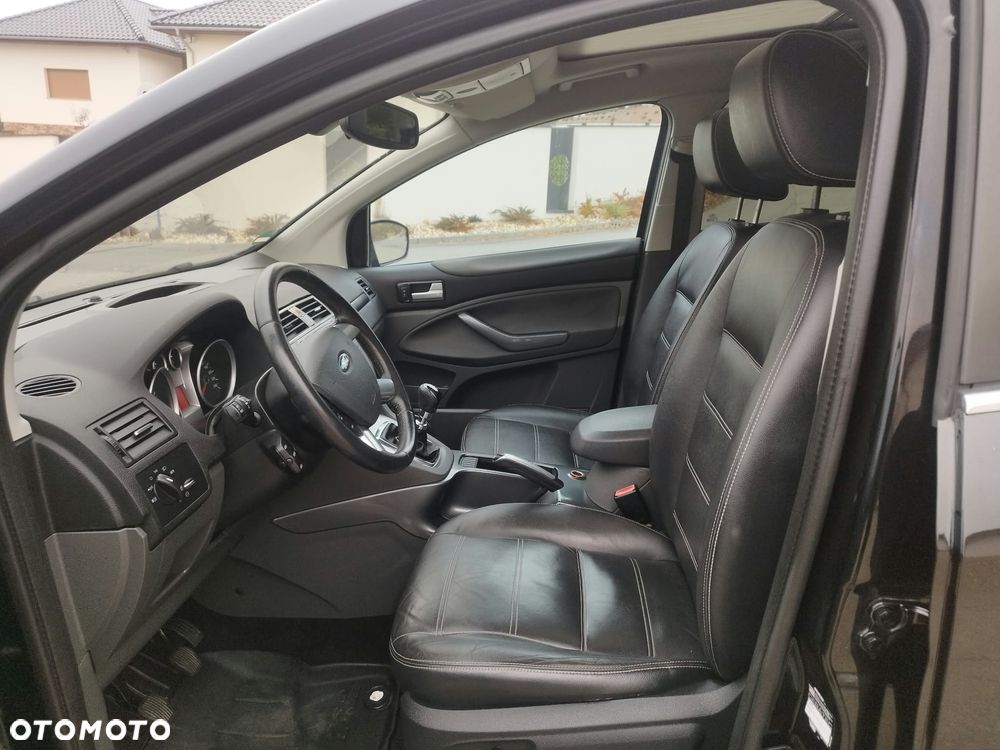 Ford Kuga 2.5 4x4 Titanium - 11