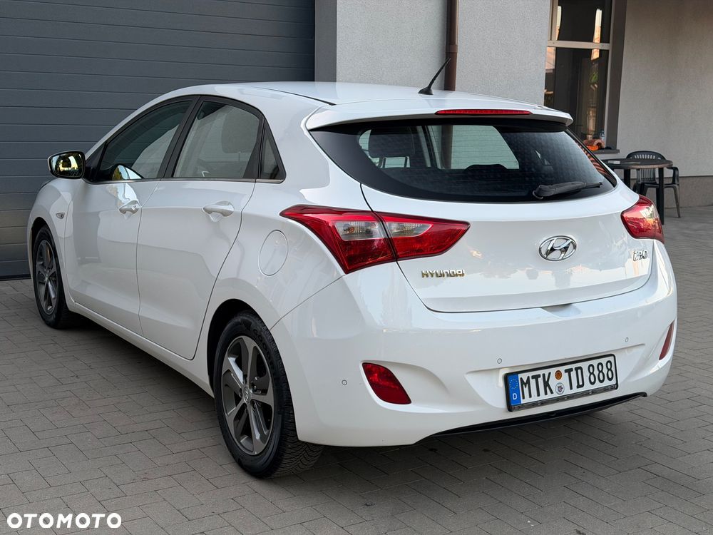 Hyundai i30 1.4 Premiere Comfort - 4