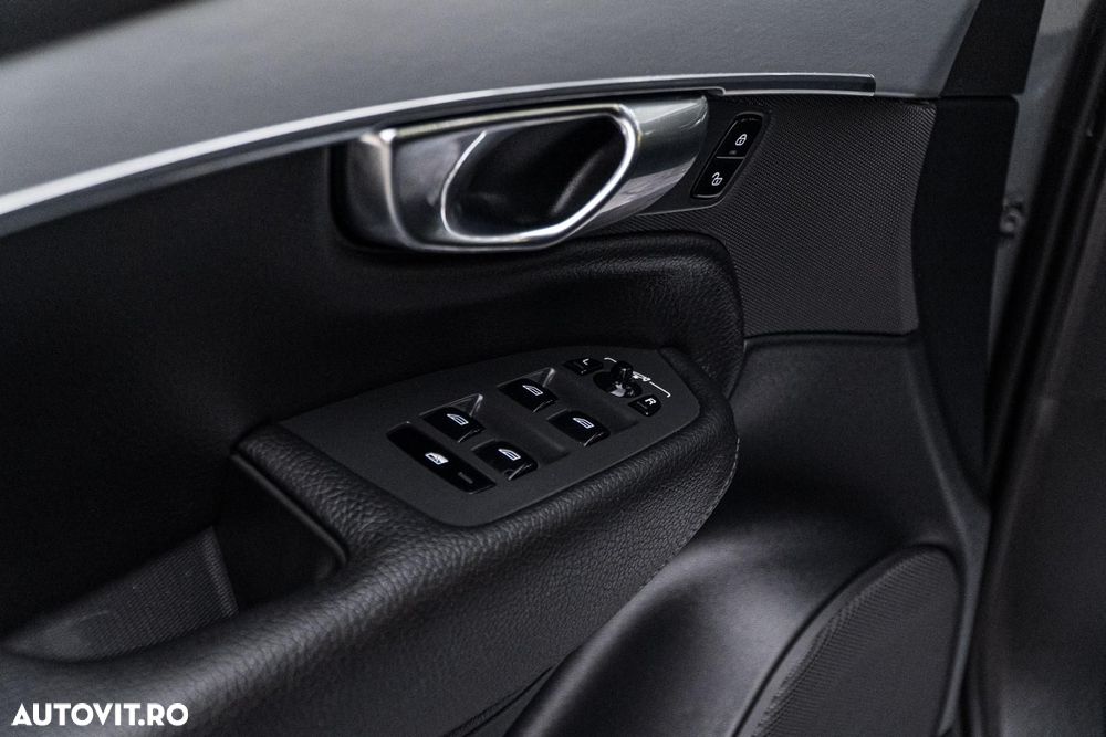 Volvo XC 90 D5 AWD Momentum - 30