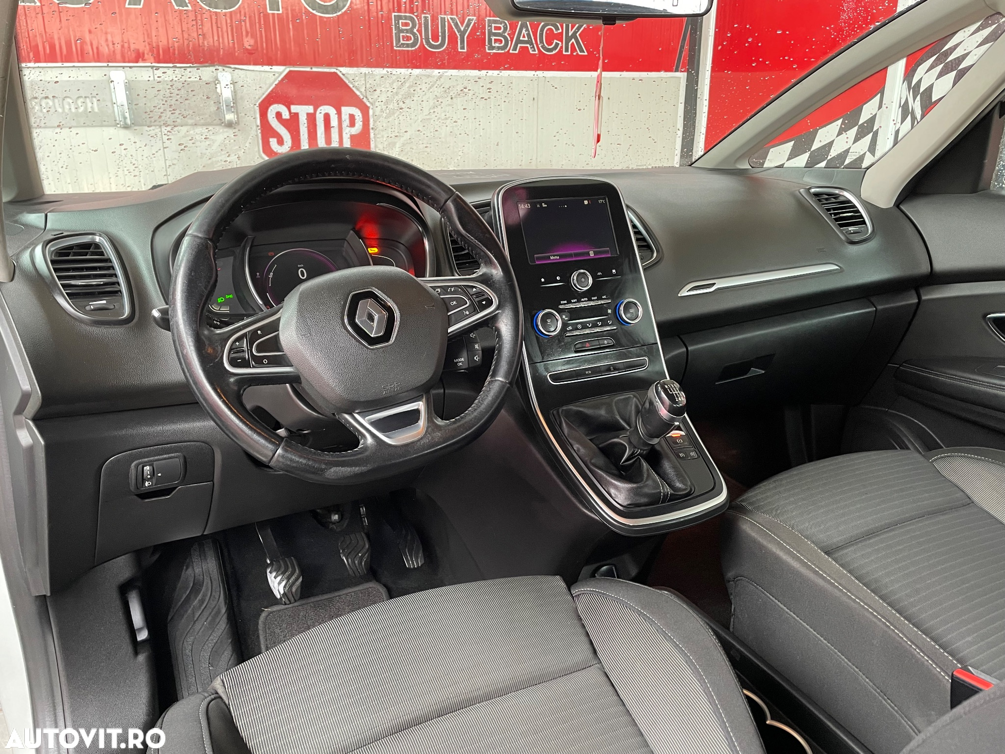 Renault Scenic dCi 110 Expression - 8