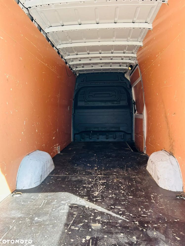 Mercedes-Benz Sprinter - 9