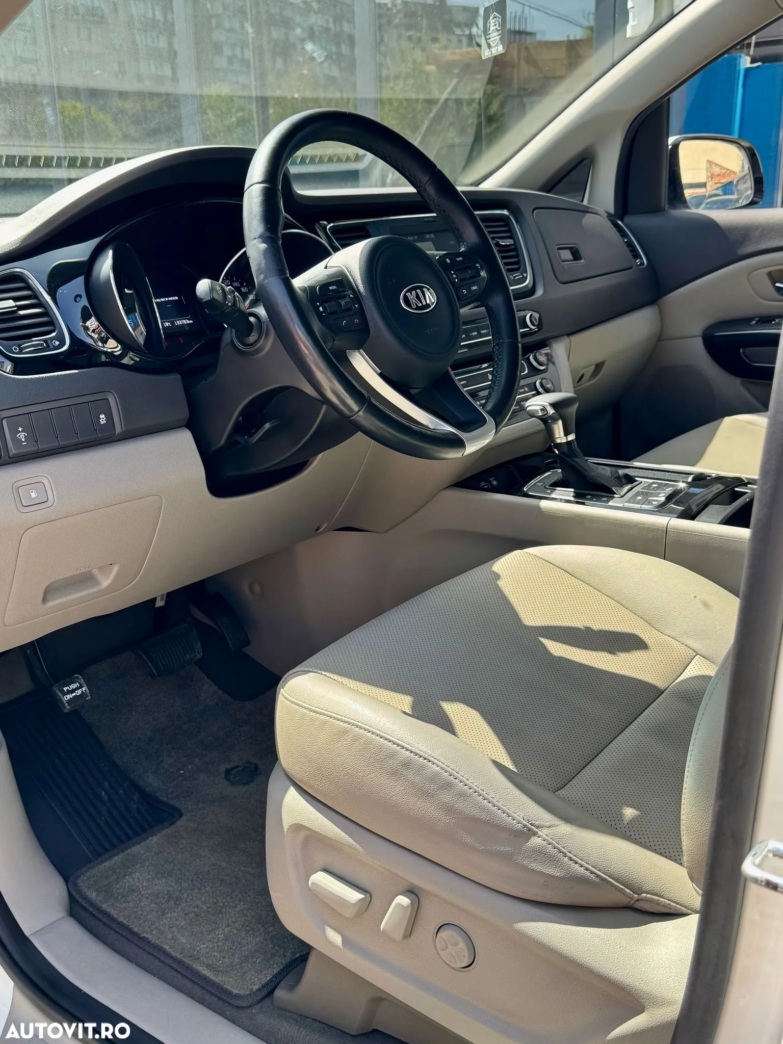 Kia Carnival - 20