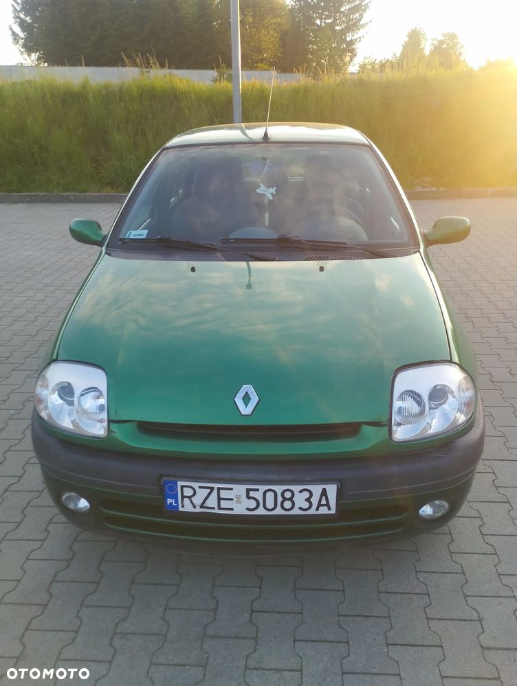 Renault Clio 1.2i RT - 1