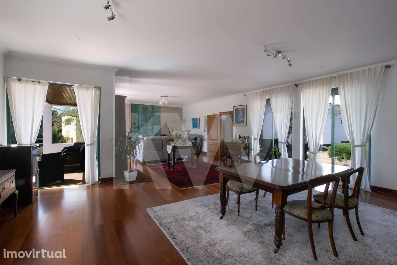 Moradia  T4 Térrea com Piscina e Garagem, situada no exclusivo condomí - Grande imagem: 2/57