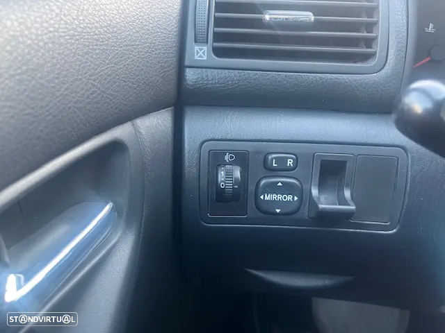 Toyota Corolla 1.4 SE - 22