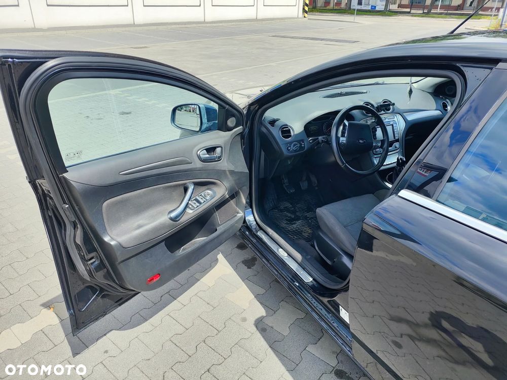 Ford Mondeo 2.0 Titanium - 18