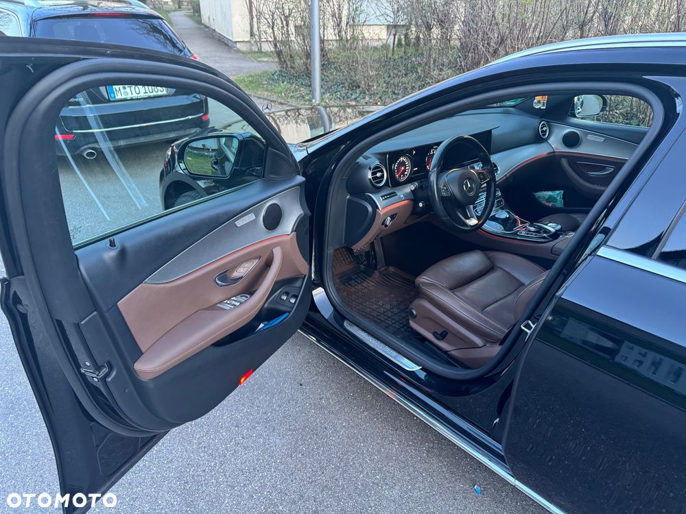 Mercedes-Benz Klasa E 400 4-Matic 9G-TRONIC - 5