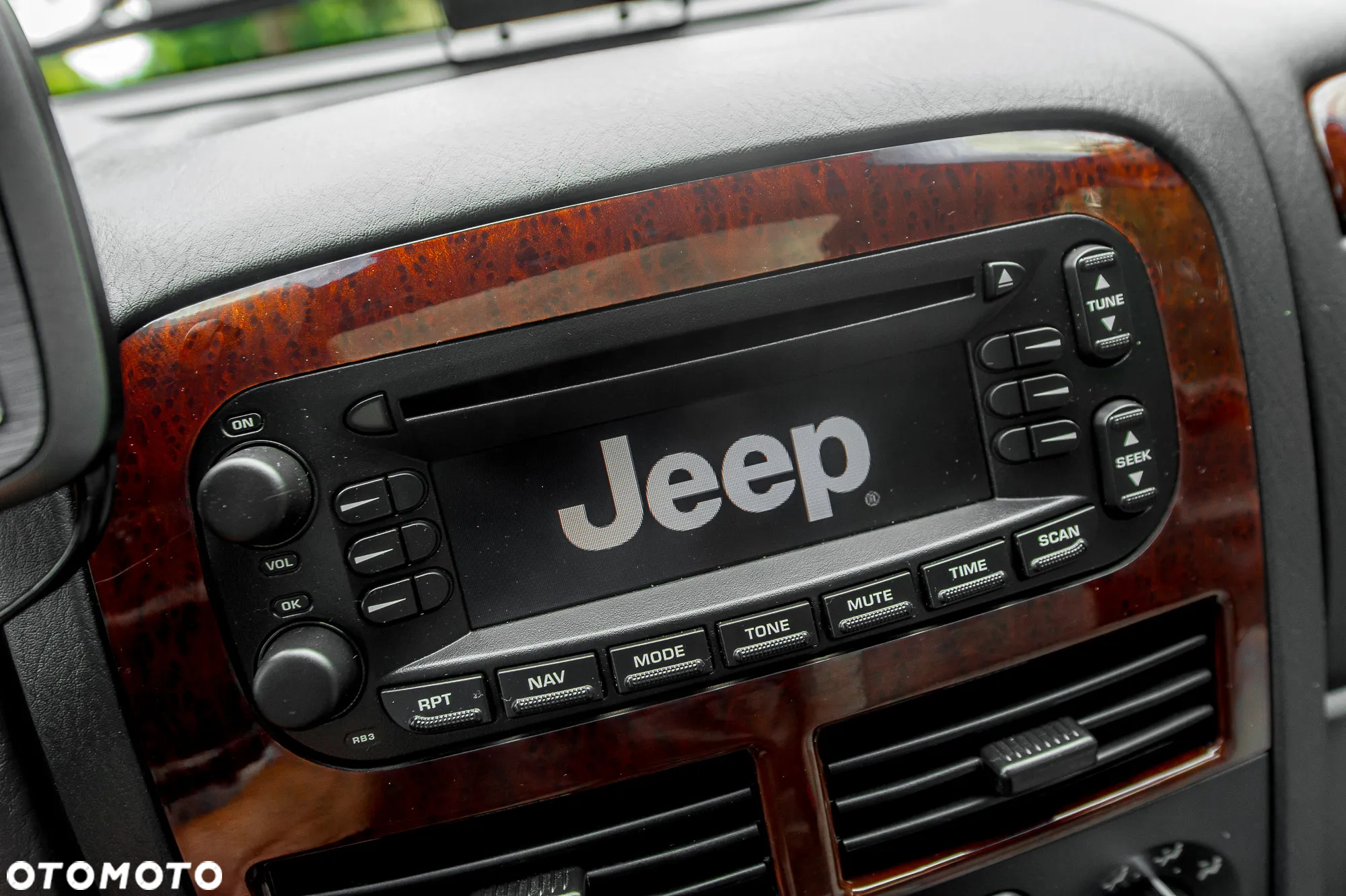 Jeep Grand Cherokee 4.7 Overland - 34