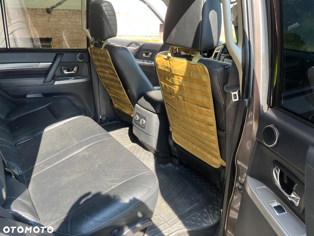 Mitsubishi Pajero - 20