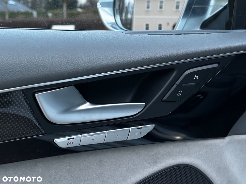 Audi S8 - 19