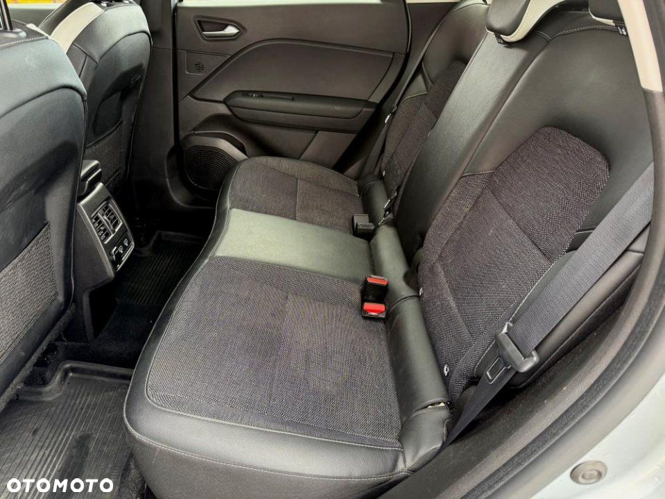 Renault Captur - 32
