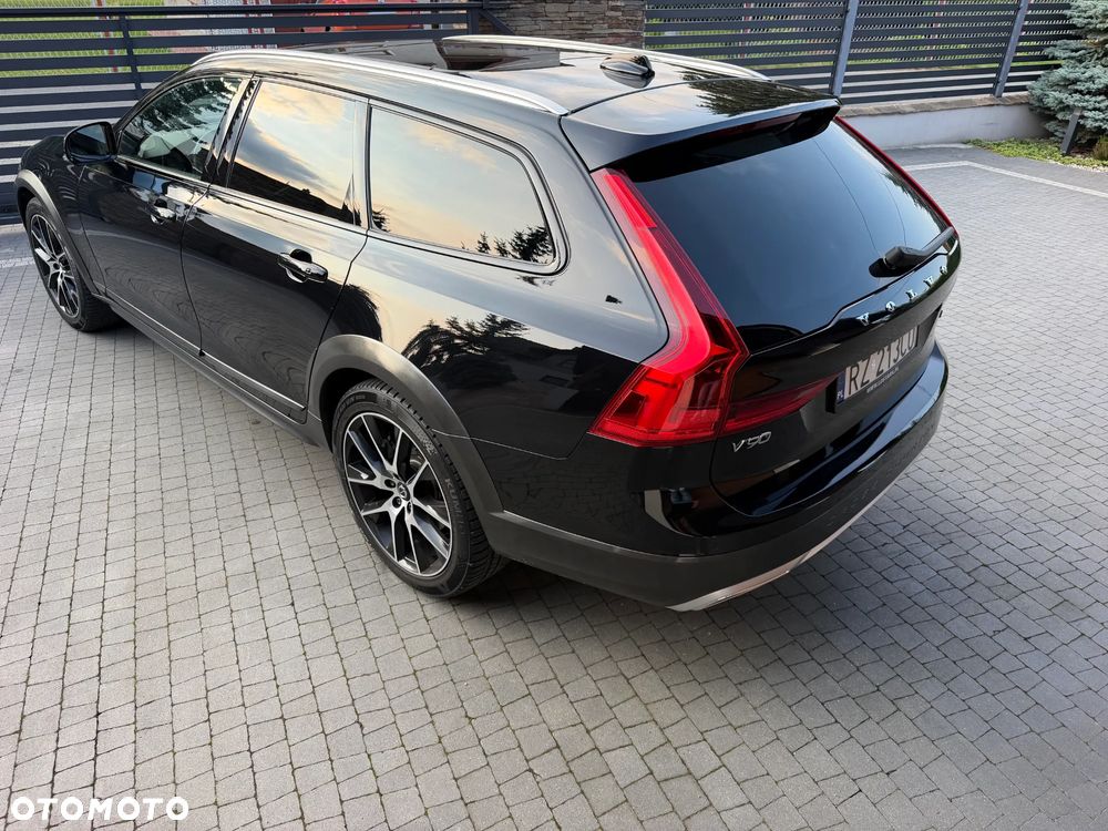 Volvo V90 Cross Country - 4