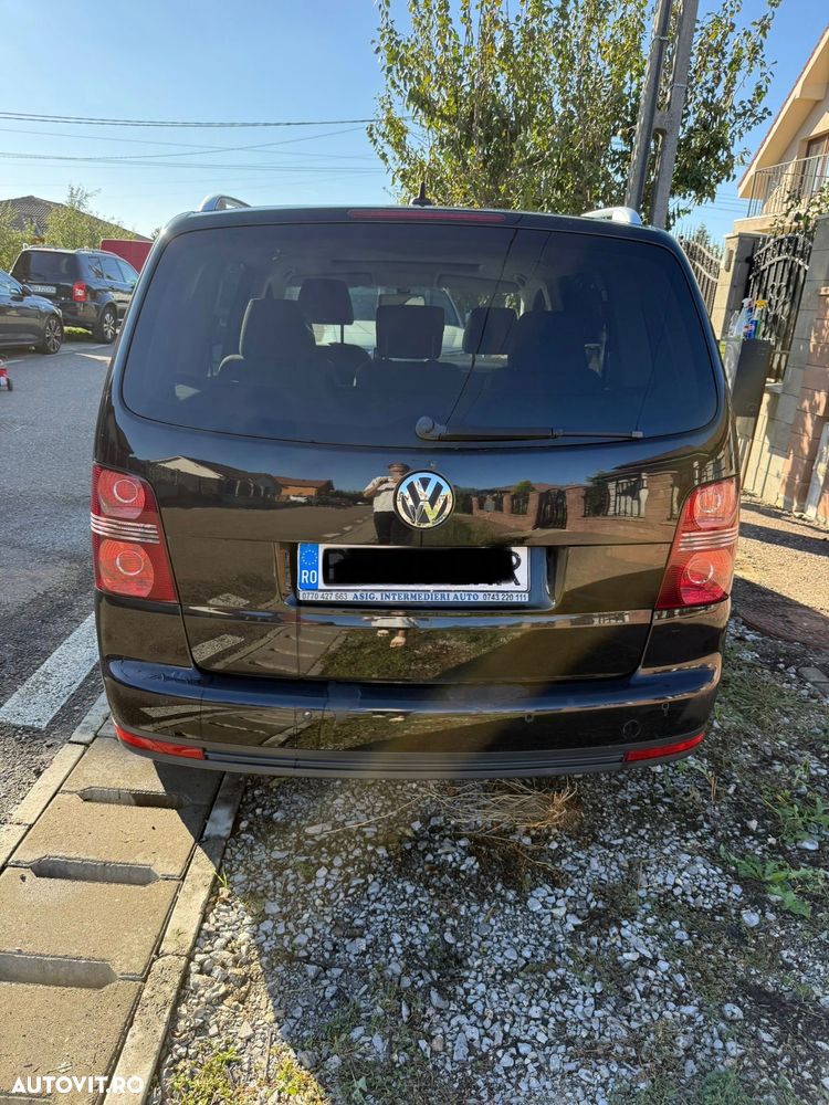 Volkswagen Touran - 4