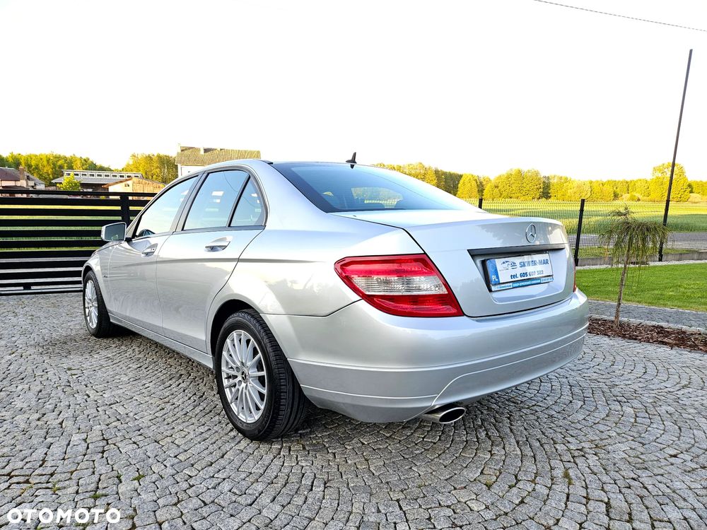 Mercedes-Benz Klasa C 200 CGI BlueEff Elegance - 6