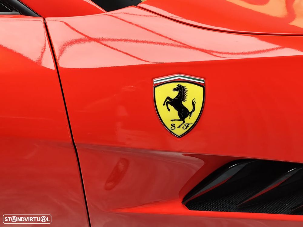 Ferrari GTC4 Lusso T - 40