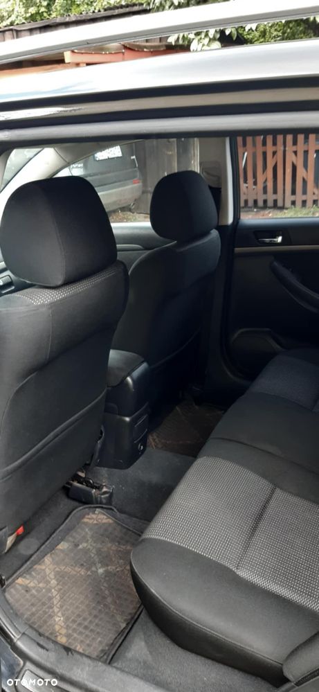 Toyota Avensis - 6