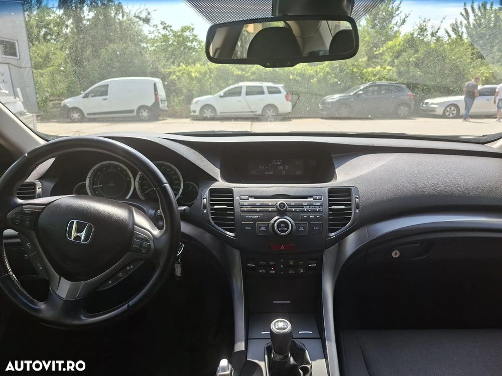Honda Accord 2.0i Comfort - 9