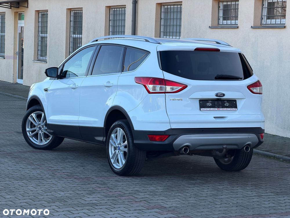 Ford Kuga 2.0 TDCi 2x4 Titanium - 4