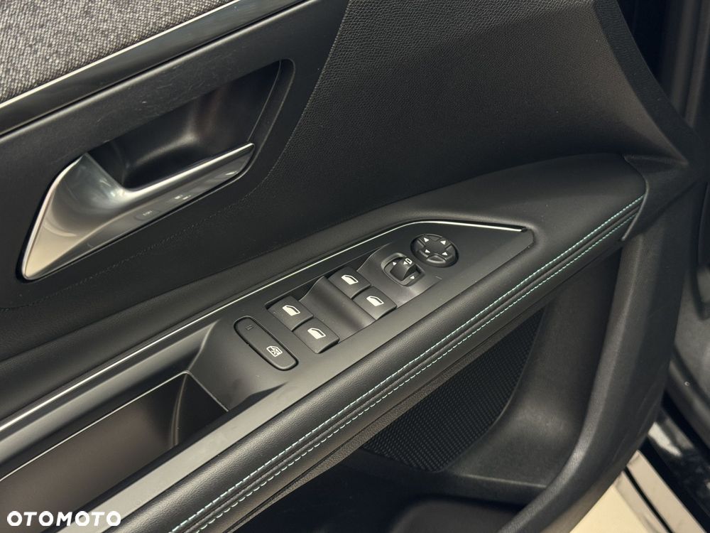 Peugeot 5008 1.2 PureTech Allure Pack S&S EAT8 - 23