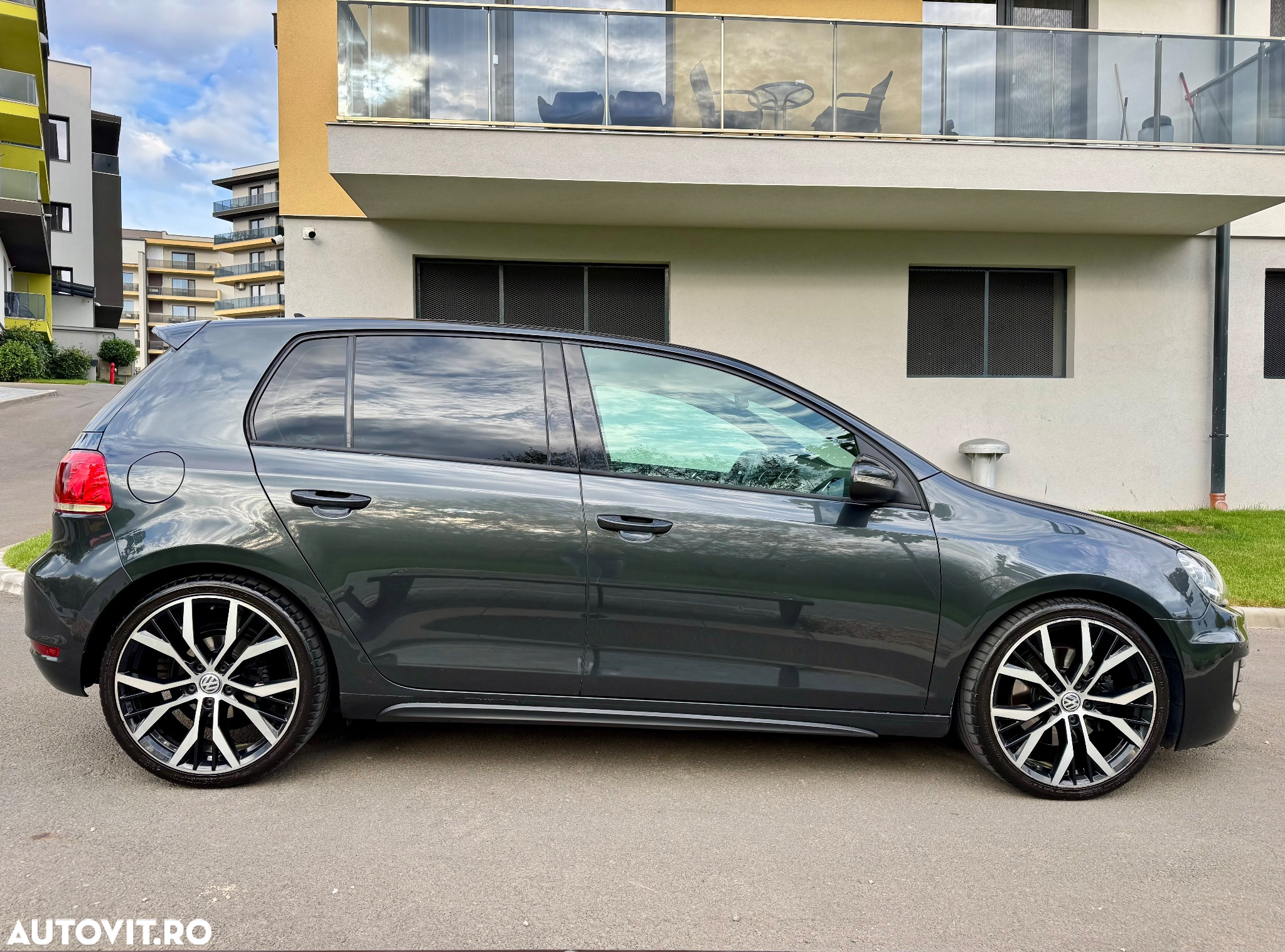 Volkswagen Golf 2.0 DPF GTD - 8