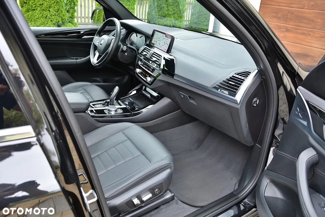 BMW X3 xDrive20d Luxury Line - 25