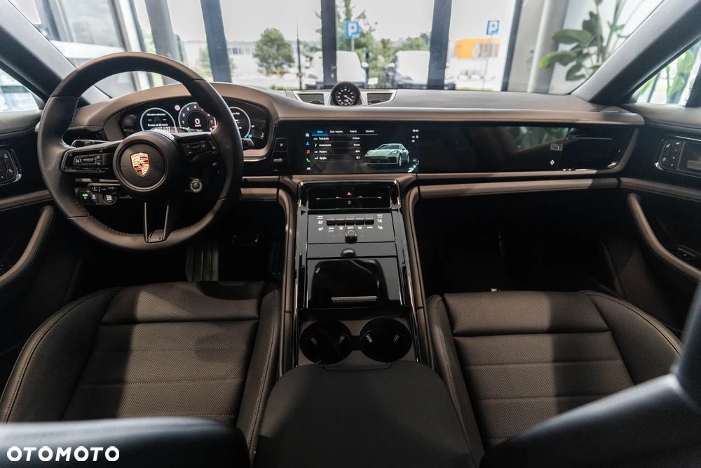 Porsche Panamera 4 E-Hybrid PHEV - 11