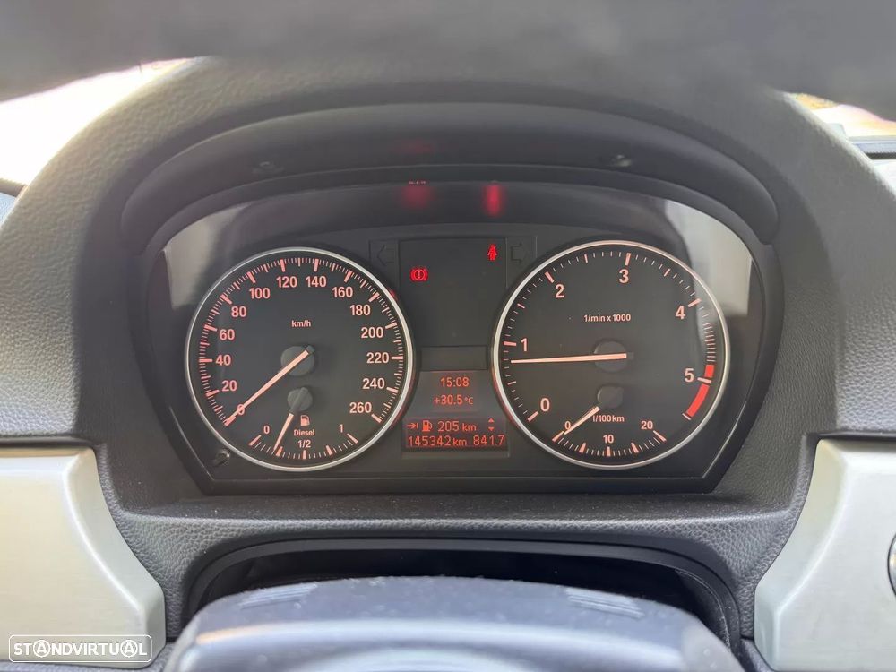 BMW 320 d Cabrio Intense - 18