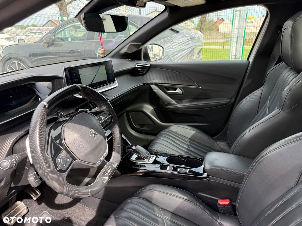 Peugeot 208 - 13