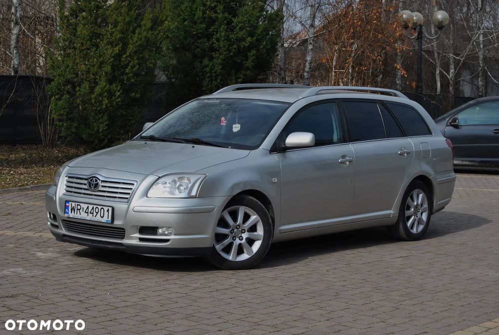 Toyota Avensis - 1