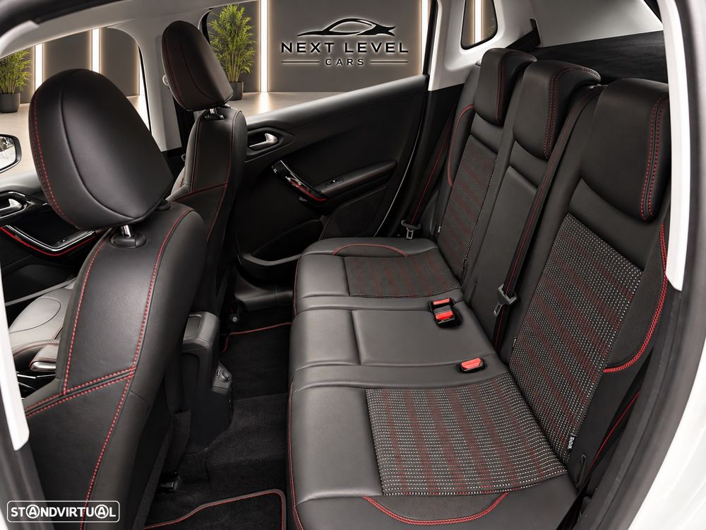 Peugeot 2008 1.2 PureTech GT Line EAT6 - 21