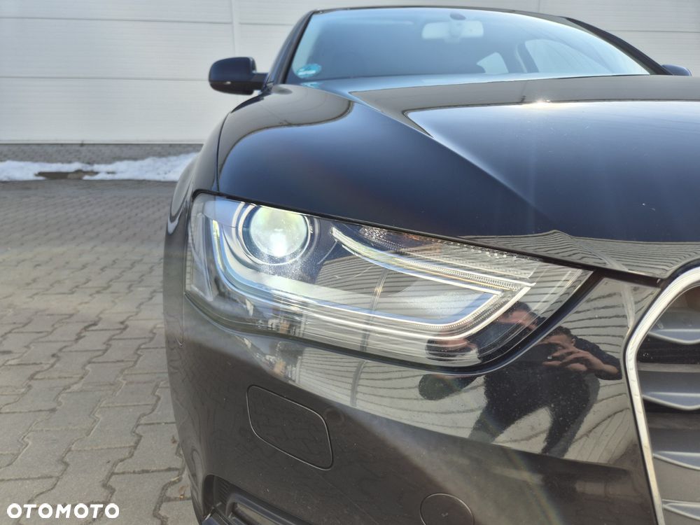 Audi A4 Avant 2.0 TDI DPF clean diesel S line Sportpaket - 25