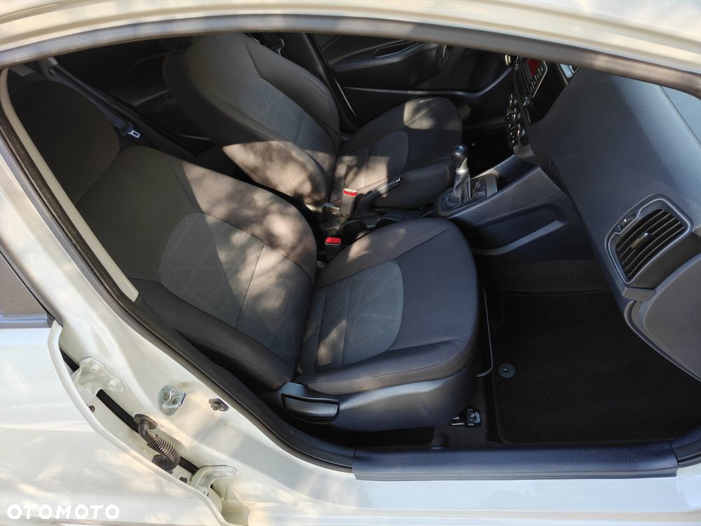 Kia Rio - 8