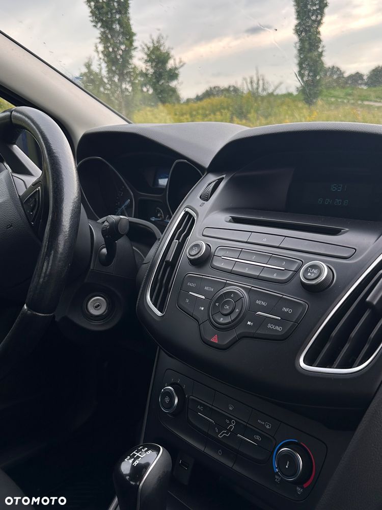 Ford Focus 1.6 Trend - 14