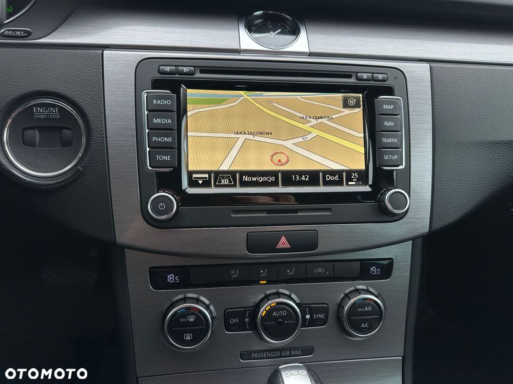 Volkswagen Passat Variant 2.0 TDI DSG BlueMotion Technology Business Edition - 35