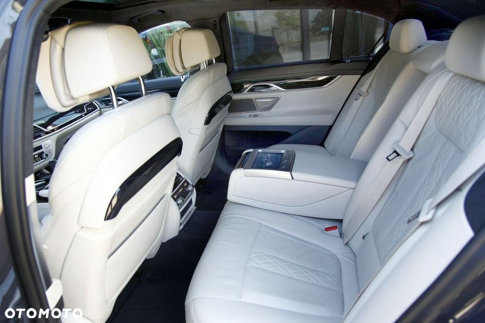 BMW Seria 7 - 23