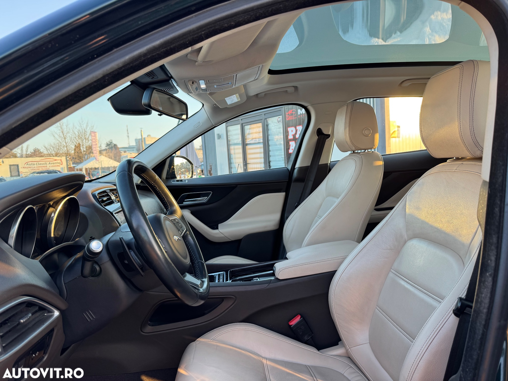 Jaguar F-Pace 20d AWD Prestige - 13
