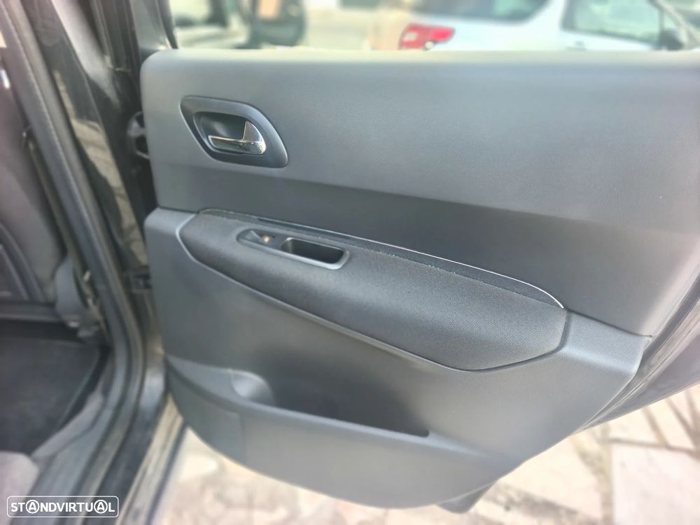 Peugeot 3008 1.6 e-HDi Allure CMP6 - 22