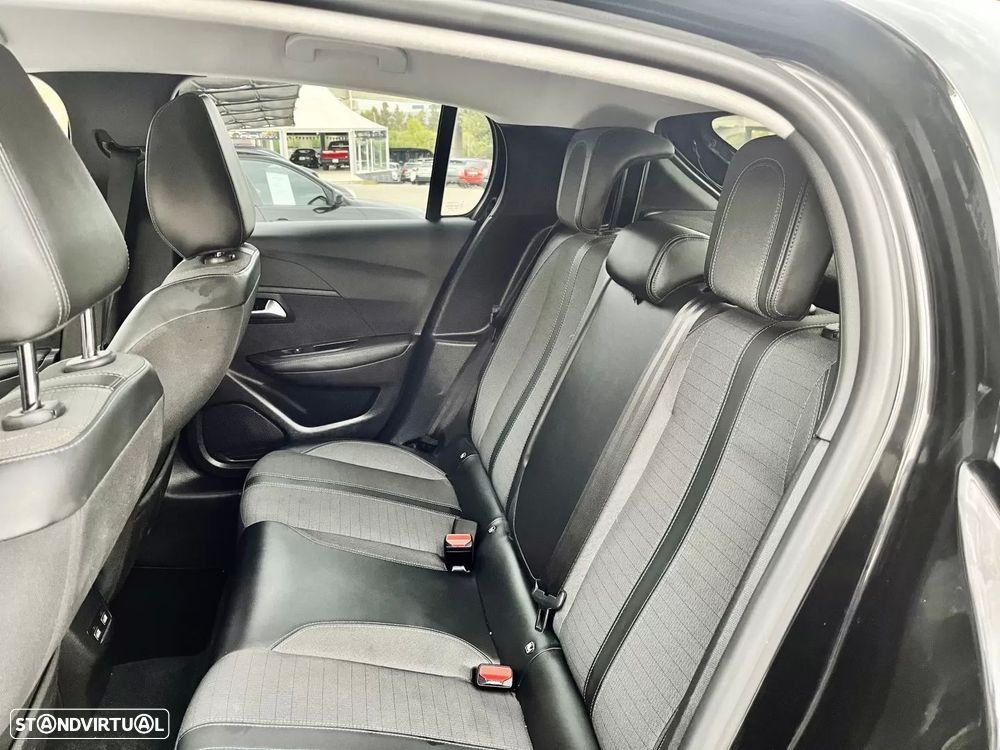 Peugeot e-208 50 kWh SE Style — fotografia 16