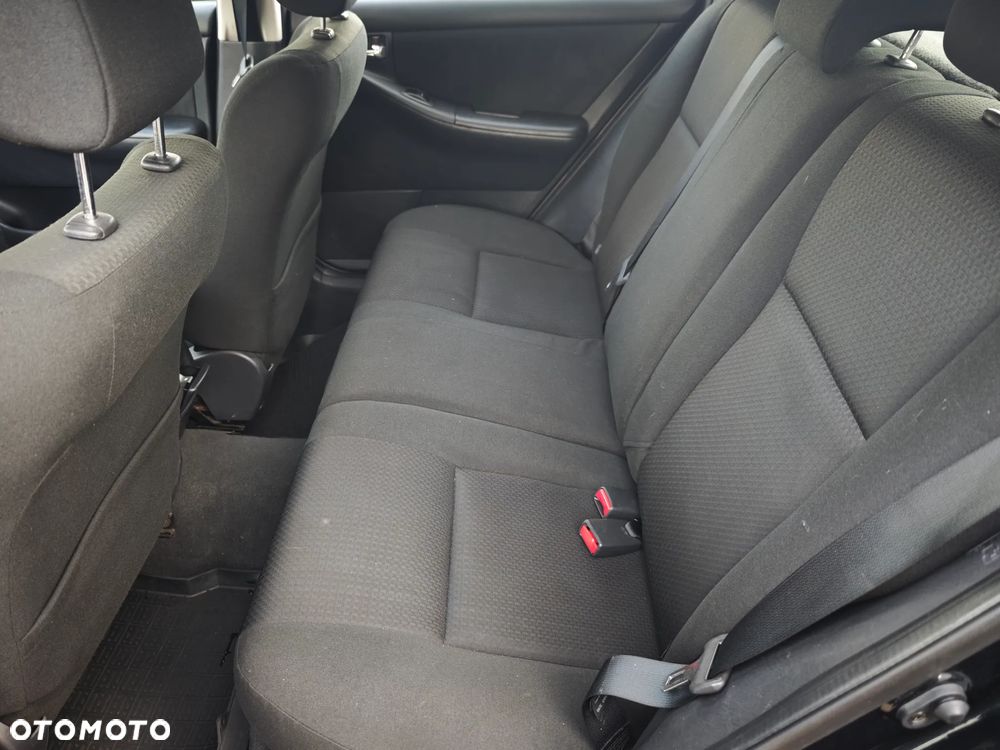 Toyota Corolla 2.0 D-4D Executive - 24