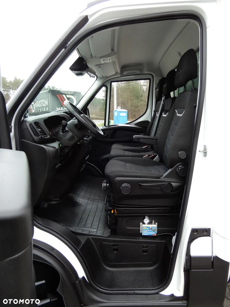 Iveco DAILY 50C18 Chłodnia -20*C+30*C WINDA ZAŁADOWCZA 1000 Kg Udźwigu DHOLLANDIA Boczne Drzwi Agregat Zasilany Na Postoju V230  Funkcja Grzania WZMACNIANY Rozstaw Osi 4100 mm Stan Auta Jak Nowy POLECAM - 34