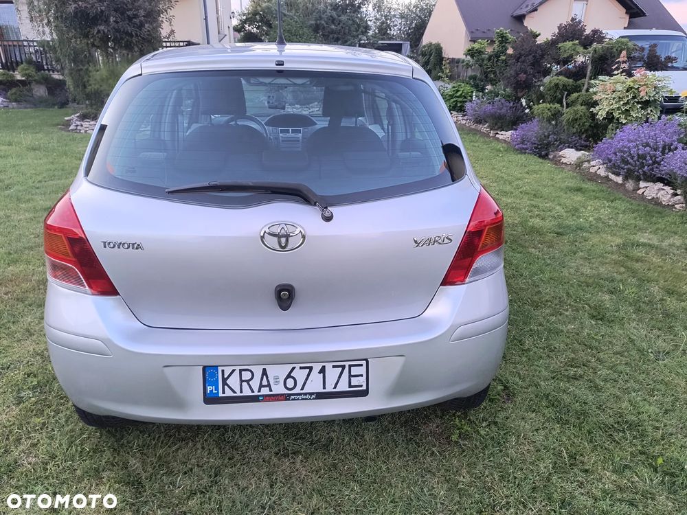 Toyota Yaris 1.33 Luna - 2