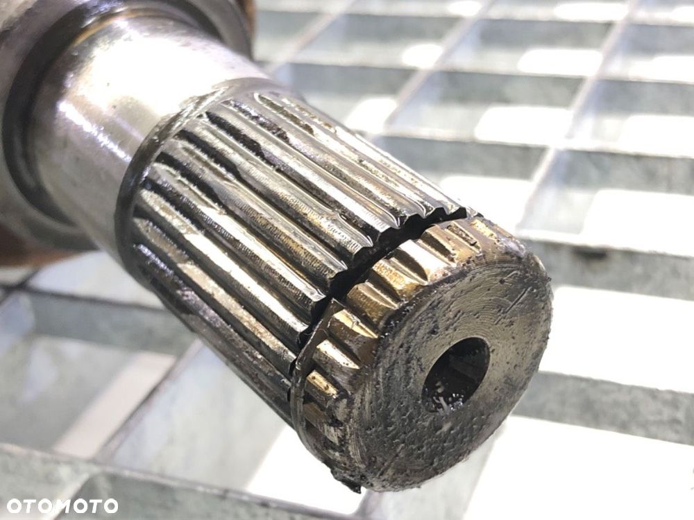 PÓŁOŚ PRAWY PRZÓD  KIA VENGA (YN) 2010 - 2022 1.6 CRDi 115 85 kW [116 KM] olej napędowy 2010 - - 5