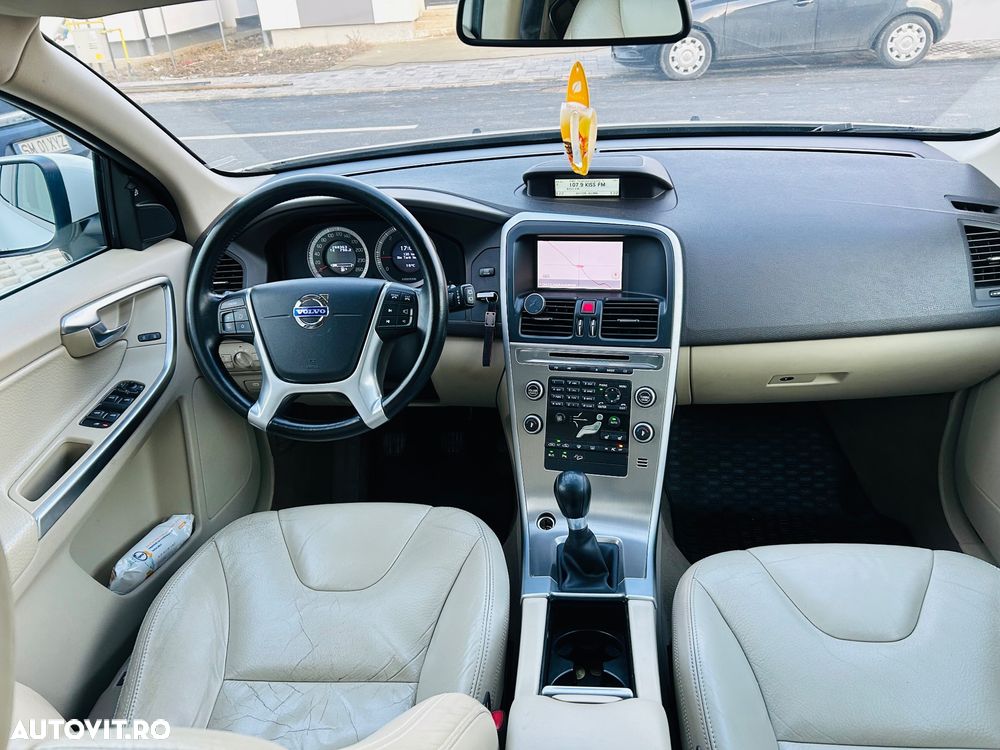 Volvo XC 60 D5 AWD - 8