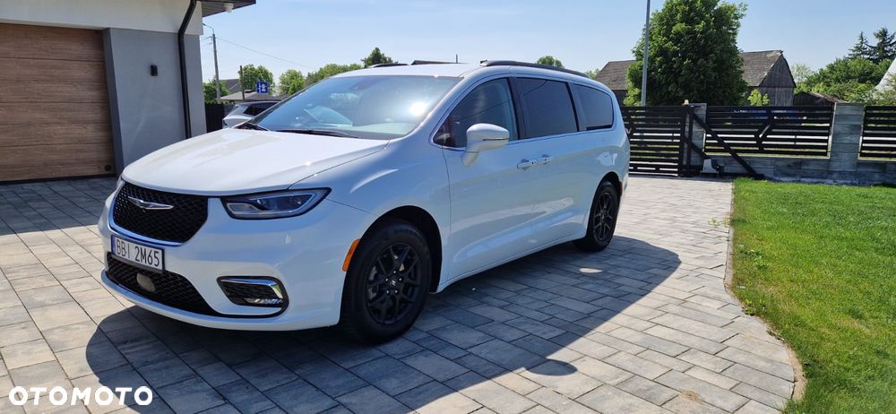Chrysler Pacifica - 11