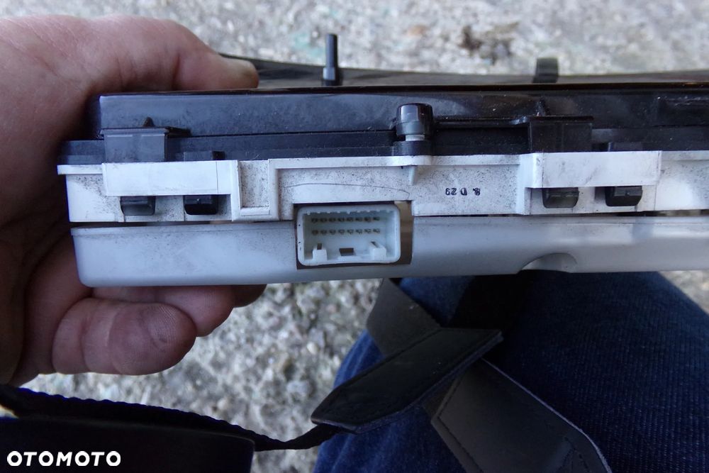 Licznik 83800-13150 Toyota Corolla Verso E12 - 4
