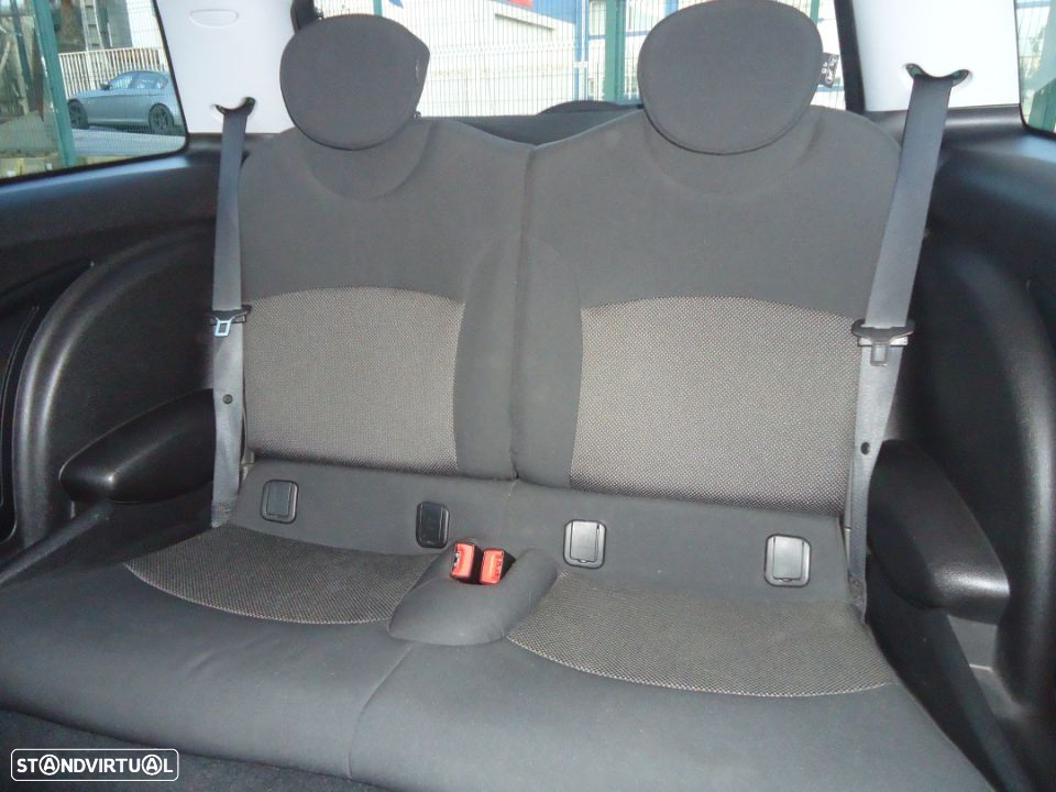 MINI 3 Portas One D - 8