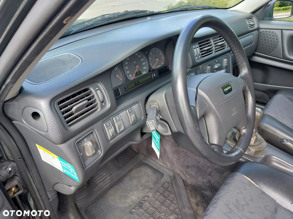 Volvo V70 2.4 - 33